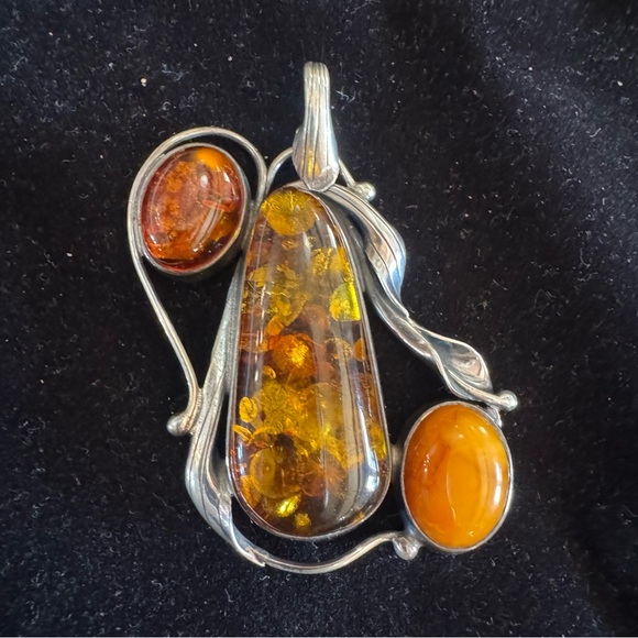 Vintage Sterling Silver Amber Pendant - large - Picture 2 of 14